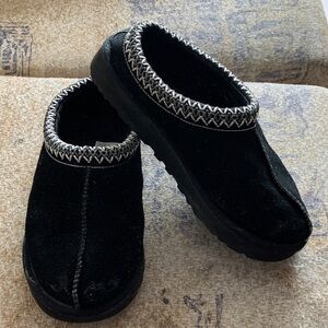 UGG Black Tasman Slip-On Suede Mule with Braided Trim size 6
